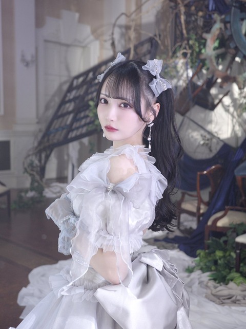 ≠ME ノイミー モブノデレラ 歌唱衣装② 直筆 生写真 鈴木瞳美 ヨリ 鈴木瞳美 モブノデレラ 歌唱衣装② 生写真 直筆 鈴木瞳美