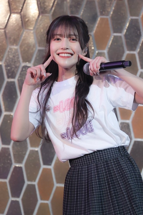 akB400001