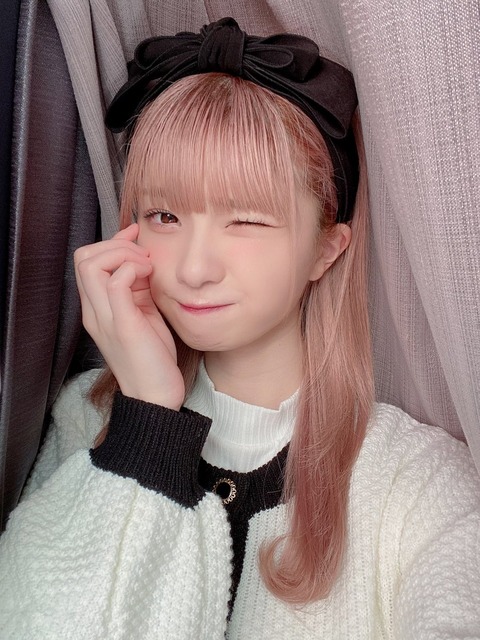 akB900001