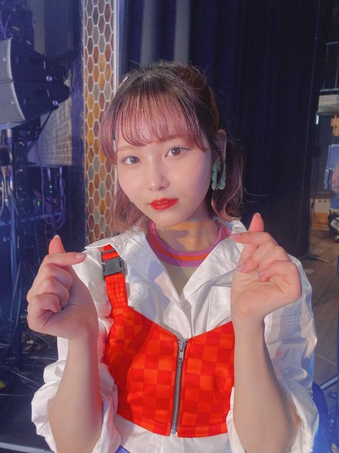 akB200028