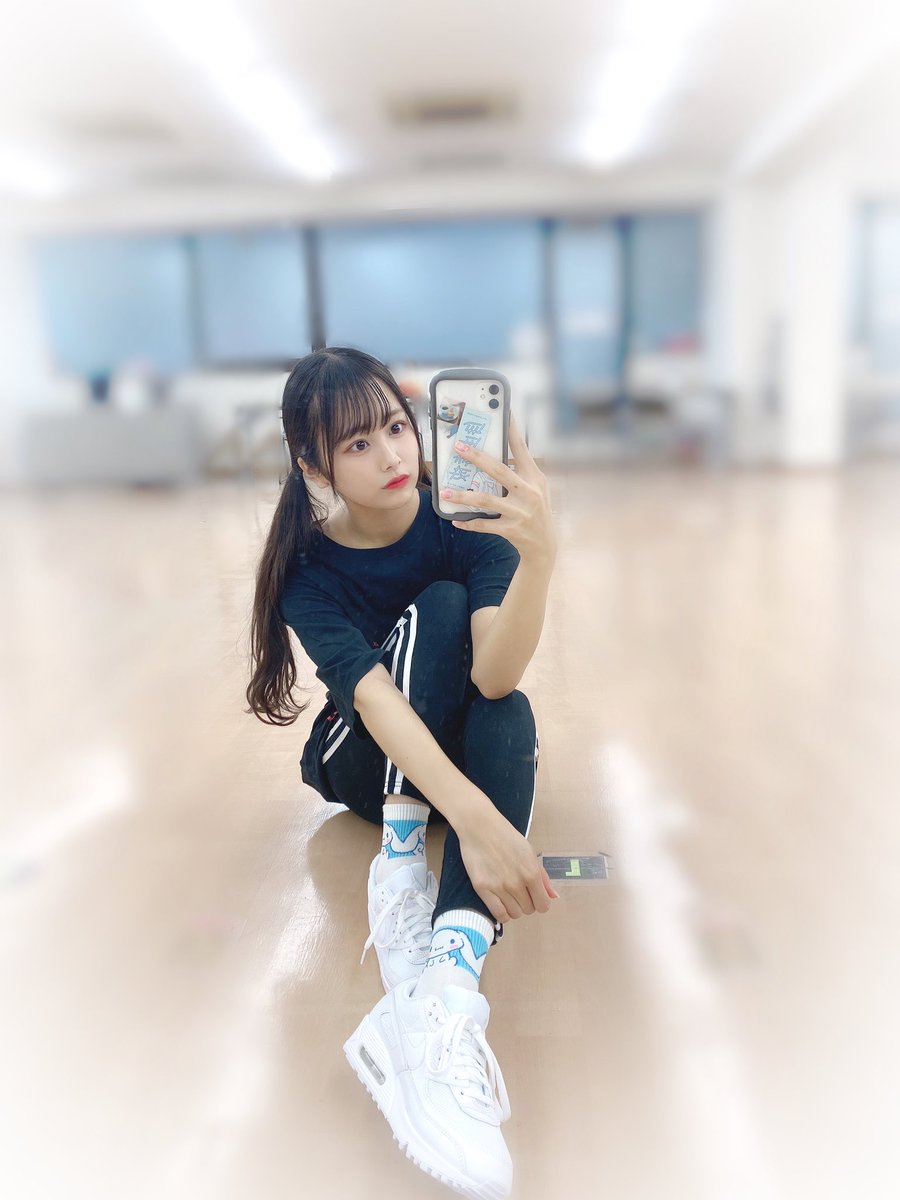 ラフ商品　ノイミー尾木波菜さんユニホーム ノイミー] 尾木波菜「ぱぱに買ってもらった、新しいレッスンシューズ