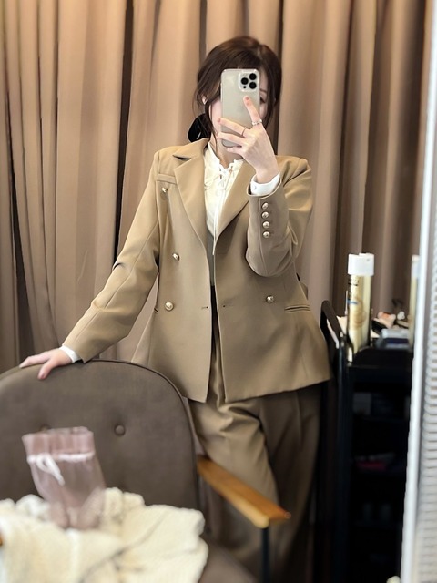 amU300003