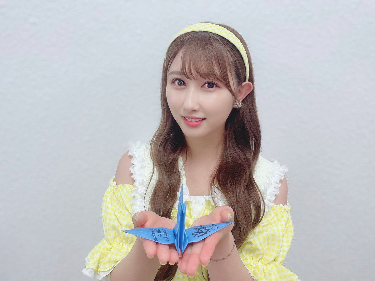 イコラブ] 山本杏奈「サンフレッチェ広島さんで 私の折鶴も展示して
