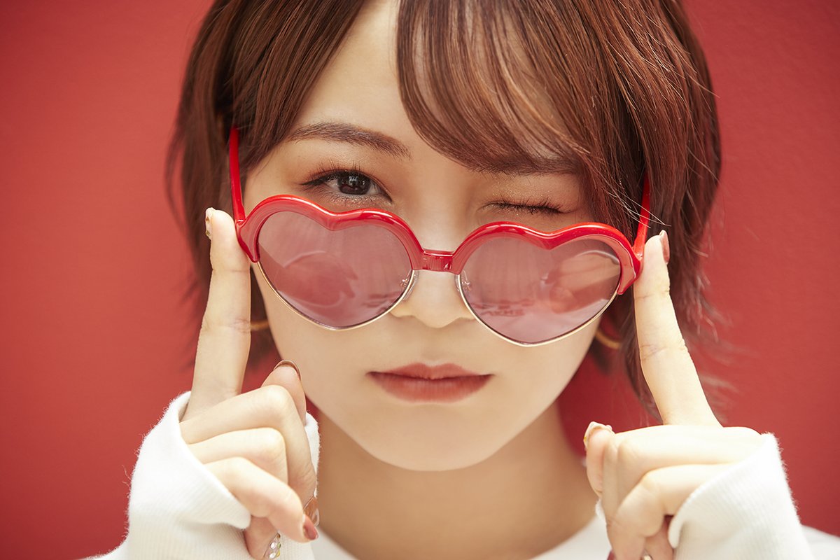 イコラブ] HUSTLE PRESS「=LOVE（イコールラブ）連載 私服でポン！（秋 