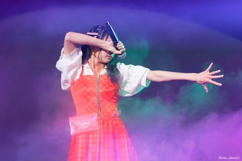 akB700010