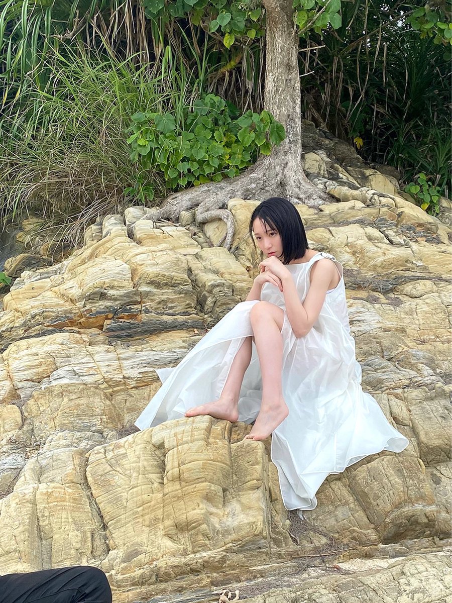 イコラブ] 8月2日 野口衣織ファースト写真集『君にしか教えない
