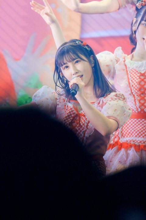 akB400012