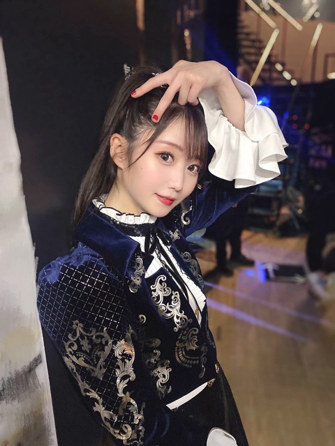 akB700032