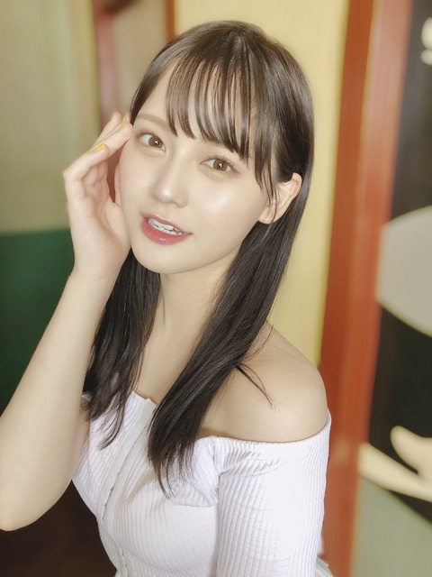 イコラブ] 髙松瞳「100万回再生ありがとう🍋🤍お待たせオフショット