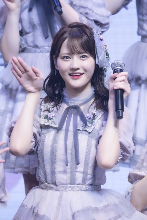 akI800004