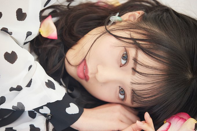 ノイミー 落合希来里 直筆サイン入り アクリルパネル ラッフル