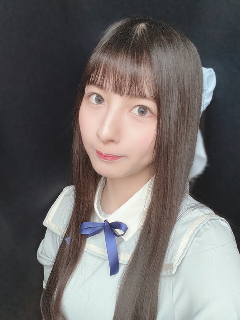 akB900018