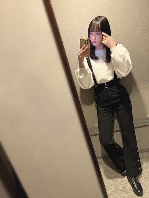akB900023