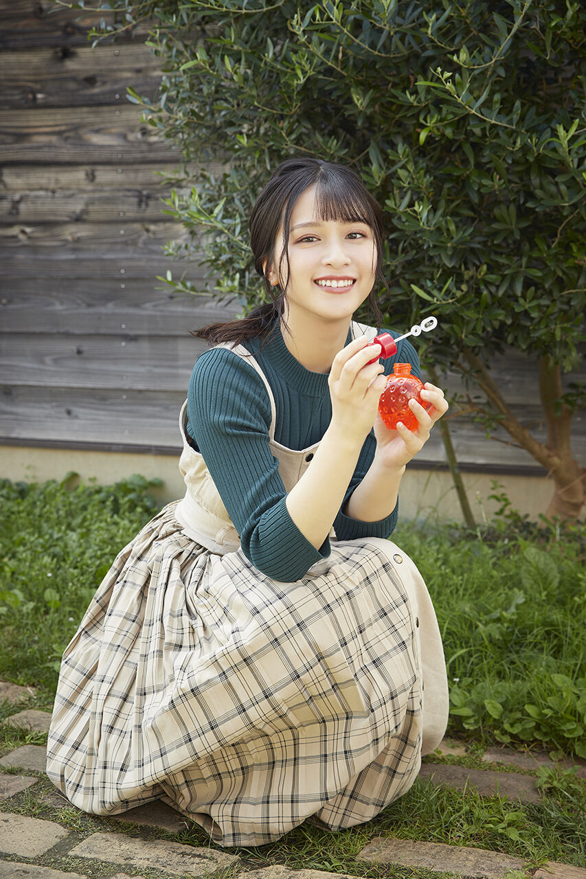 佐々木舞香 直筆 超特急逃走中 LOVE イコラブ 生写真 赤背景2 直筆サイン