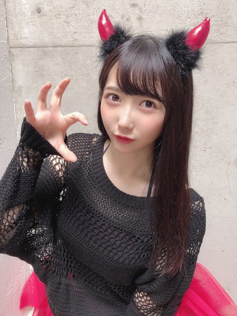 ≠ME] 谷崎早耶「BOMBさんの発売中！ もうすぐハロウィンということで