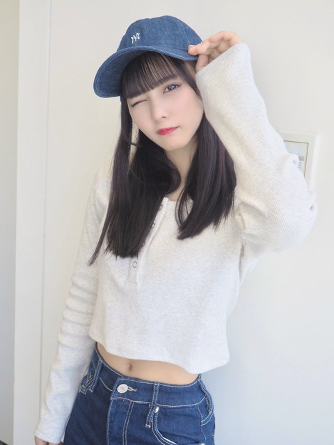 akD800009