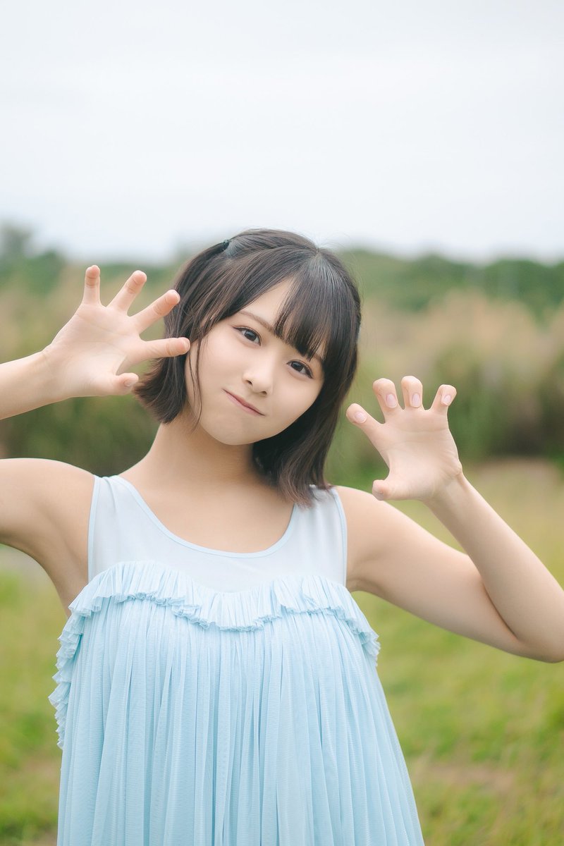 ノイミー] 尾木波菜、都内で1st写真集『おぎはな』の発売記念イベント