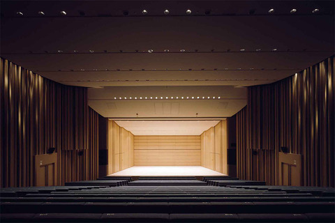 hall_photo_01_L