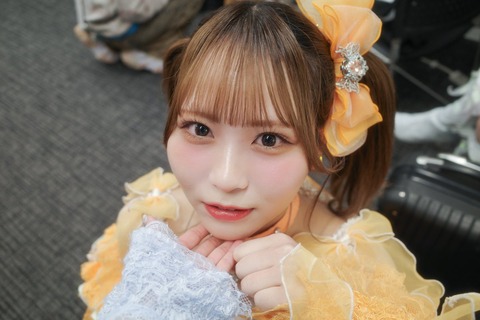 LOVE] 山本杏奈「カメラでとったイコラブちゃん、とっても良いと思い