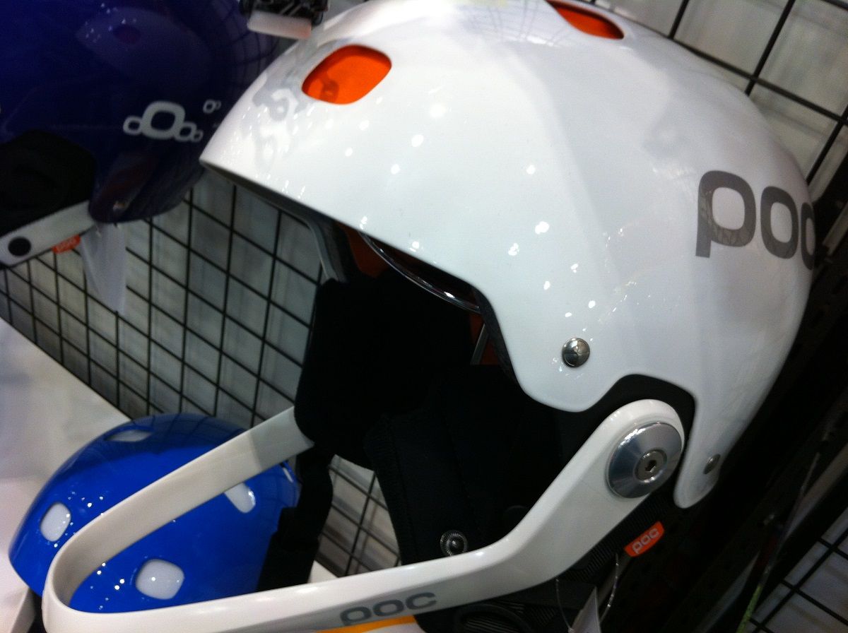 poc スキー用ヘルメット ホワイト チンガード付き ヨドバシ.com