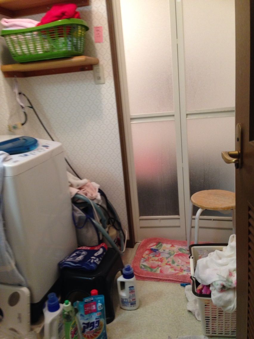 脱衣所 少しだけ 実家編 捨てて何もない家に まちエモン 脱衣所 少しだけ 実家編 捨てて何もない家に まちエモン