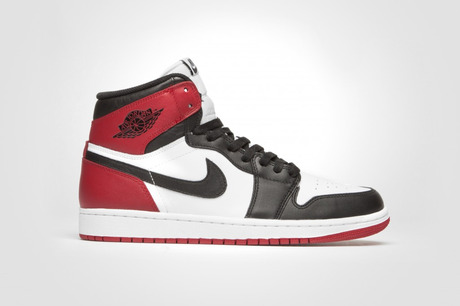 Air-Jordan-I-High-OG-Black-Toe-01