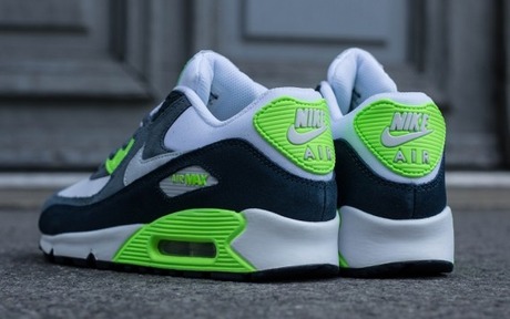 nike-air-max-90-white-navy-green-04-570x357