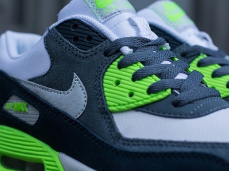 nike-air-max-90-white-navy-green-570x425