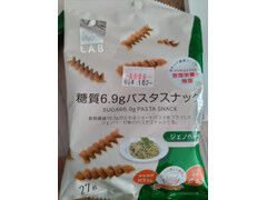 マツキヨココカラ&カンパニー matsukiyo LAB 糖質6.9g パスタスナック ジェノベーゼ