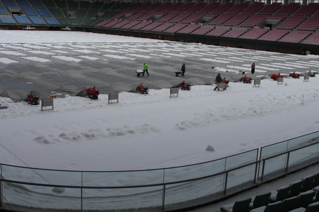 スタジアムにも雪が降りました ﾟ ユアテックスタジアム仙台