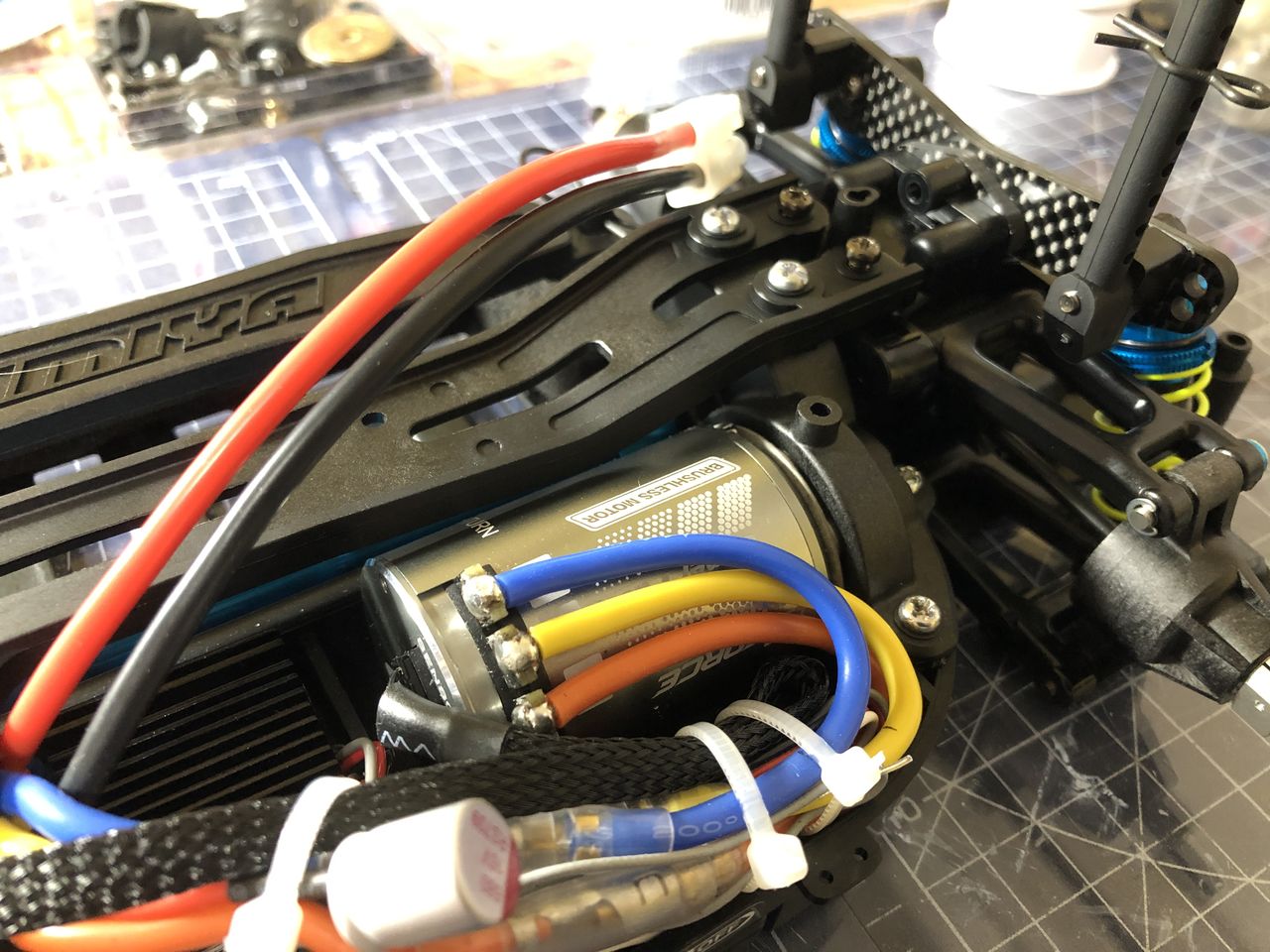 12号車 TT-01 typeEを作る : 小学生の息子とラジコン始めました。