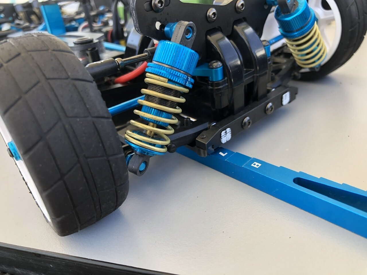 平日のタミヤサーキットでTT-02SR,TT-02のテスト : 小学生の息子