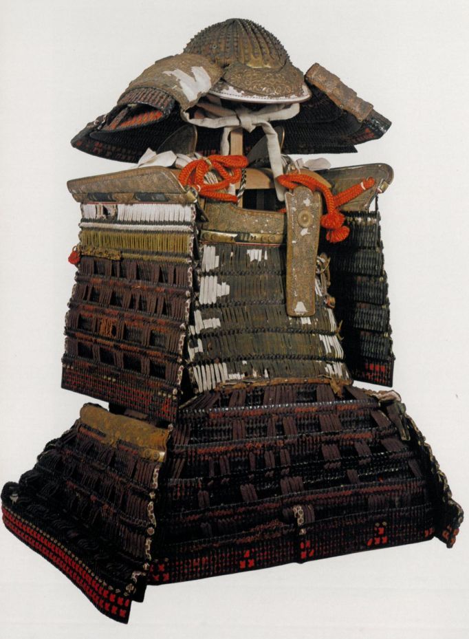 胴丸をつけた武士・鎌倉時代・武装の伸展 日本服飾史 資料・風俗
