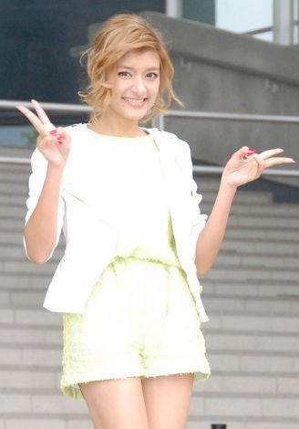 https://livedoor.blogimg.jp/sky_wing2010-geinou/imgs/1/4/14710a55.jpg