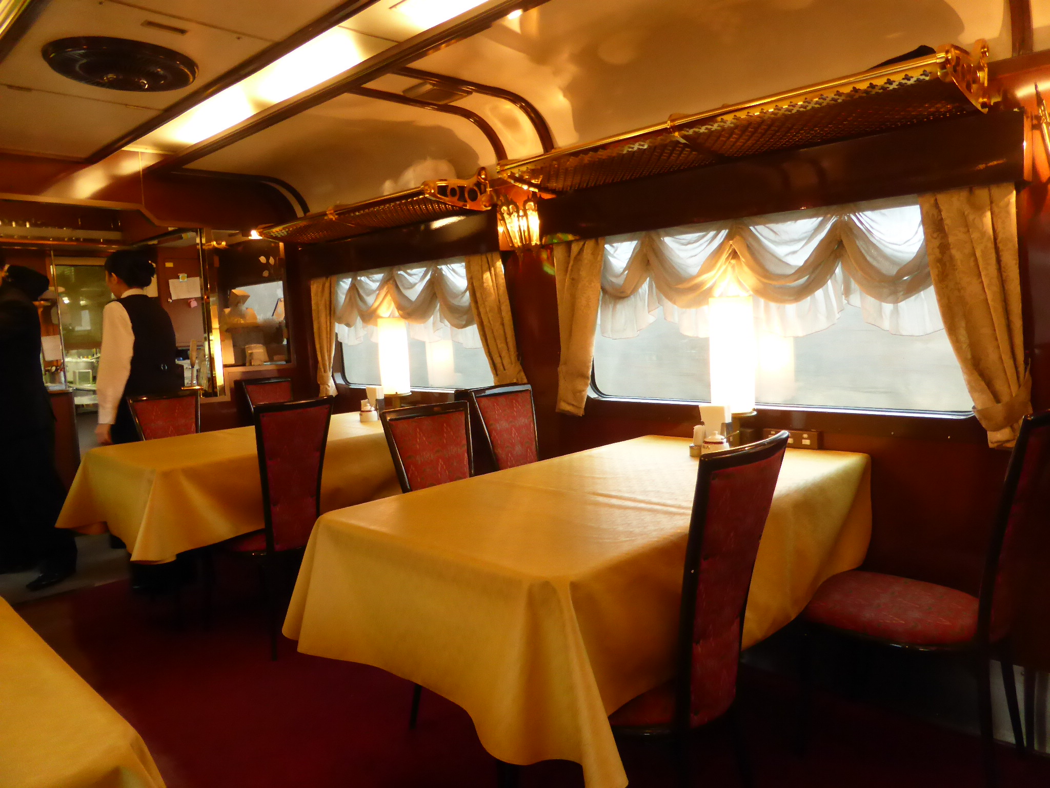 北海道旅行記 14 11 10 16 6日目 その27 惜別トワイライトエクスプレス乗車記 食堂車編 けれど空は青 日本全国鉄道旅行記ブログ