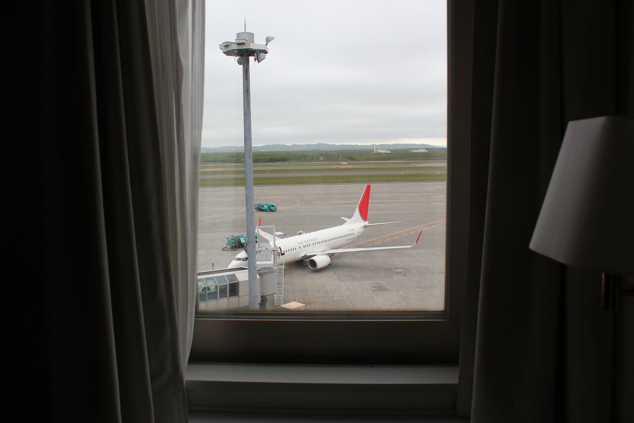 飛行機をホテルの客室から見える風景 Skybunのブログ 飛行機をホテルの客室から見える風景 Skybunのブログ