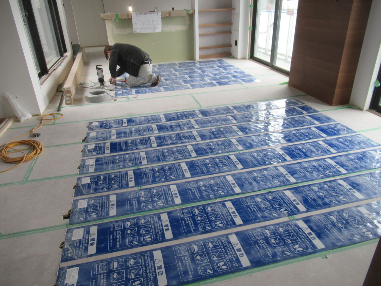 Ptcフィルム床暖房工事 マンション新築工事ｌｄｋ 2戸 電気床暖房 I フィルム床暖 I コンクリート埋設床暖 I蓄熱床暖 I Sky Gr