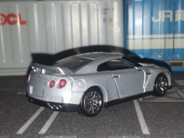 ∼tomica PREMIUM∼ NISSAN GT-R [R35] # Ultimate Metallic Silver * Scale:1 ...