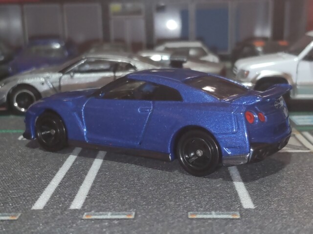 NISSAN GT-R Premium Edition (2024Model) [R35] / Wangan Blue 《TOMICA》No ...
