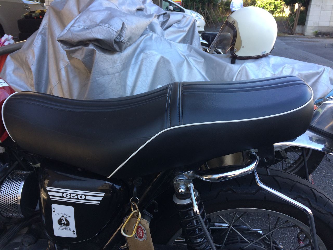 w800のフラットシートを付けてみる。@w650 : Hello!!Rider w800のフラットシートを付けてみる。@w650 : Hello!!Rider