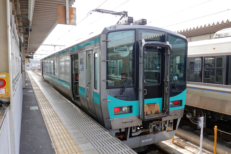 daijiroの放浪旅写真館 : 割とレアな両運転台電車 JR西日本 125系