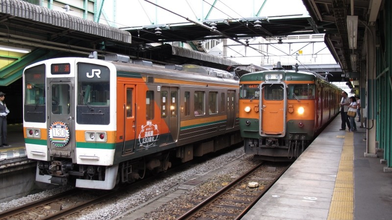 懐かしの塗装を微妙に再現 高崎線開業130周年記念ラッピング車