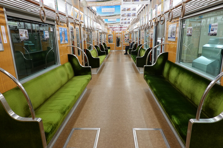 個性的な装備と阪急に似た内装 北大阪急行 9000形 : daijiroの放浪旅写真館