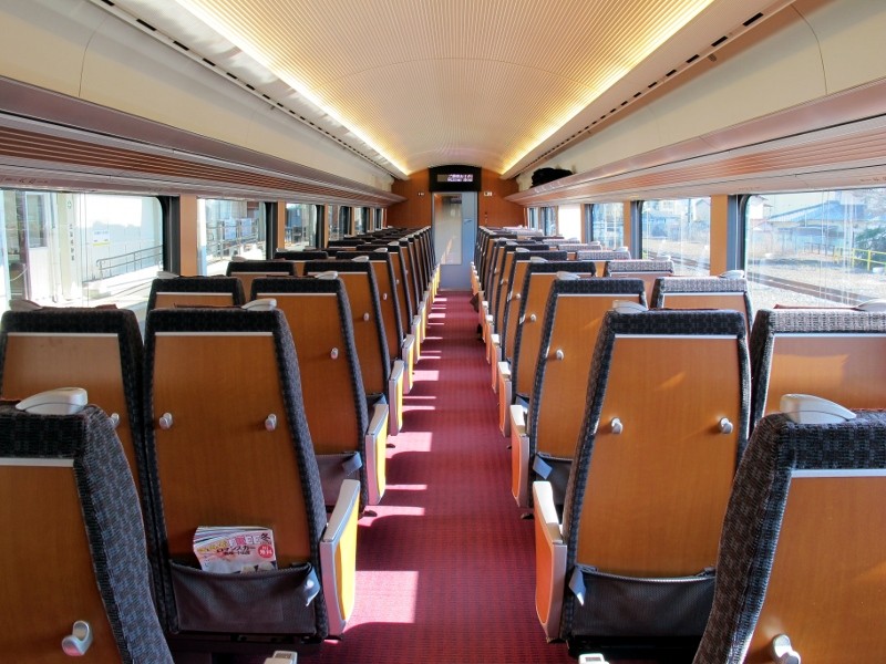 見た目は良いけど乗り心地は？ 小田急60000形 MSE : daijiroの