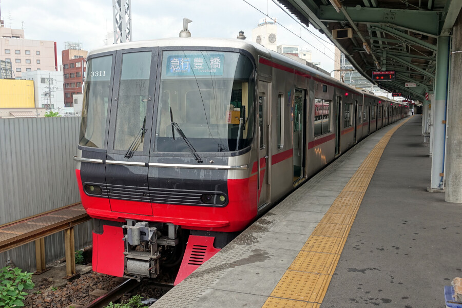 名鉄初の詰まった新世代車両 3300系 Daijiroの放浪旅写真館