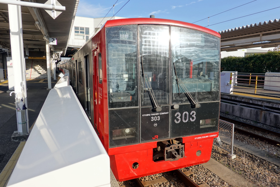 地下鉄直通のレア車 JR九州 303系 : daijiroの放浪旅写真館