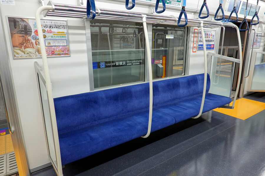 daijiroの放浪旅写真館 : 斬新なデザインで居住性快適 都営地下鉄 6500形