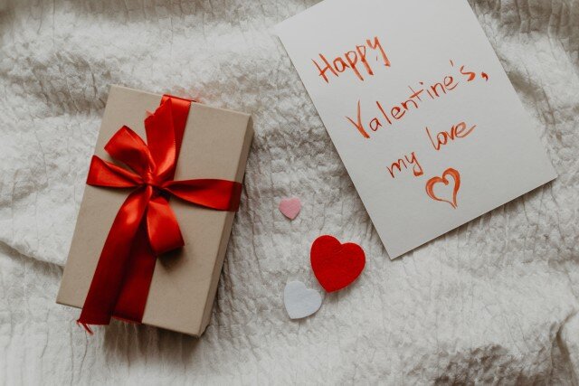 ハッピー バレンタイン 英語ではどう書くの アルファベットのつづりや書き方は Valentine S Dayのsの意味は何 スラング英語 Com