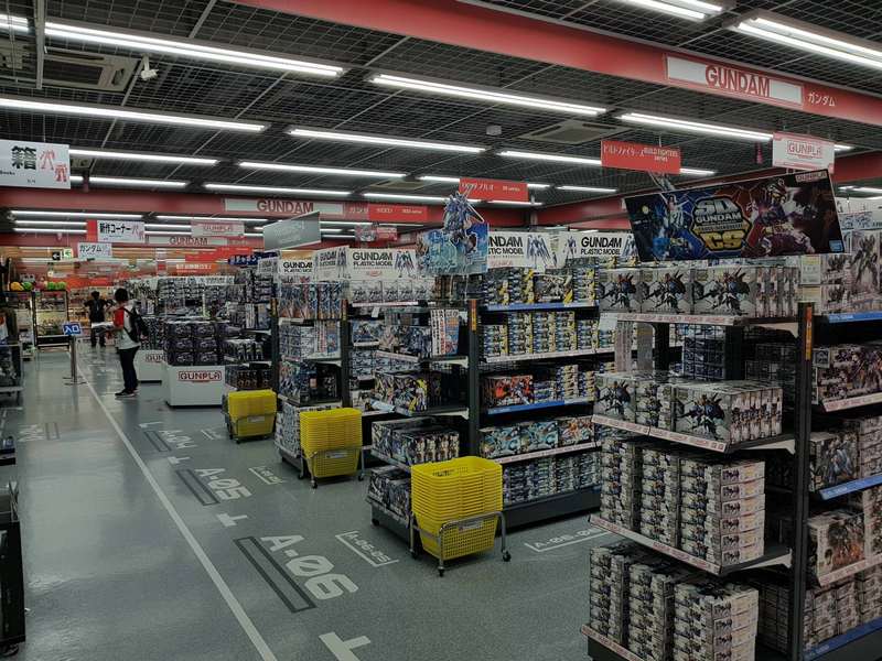海外 日本は素晴らしいところだな 日本の家電量販店のガンプラコーナーを見た海外の反応 すらるど 海外の反応