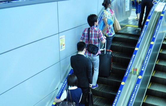 japan_escalator2